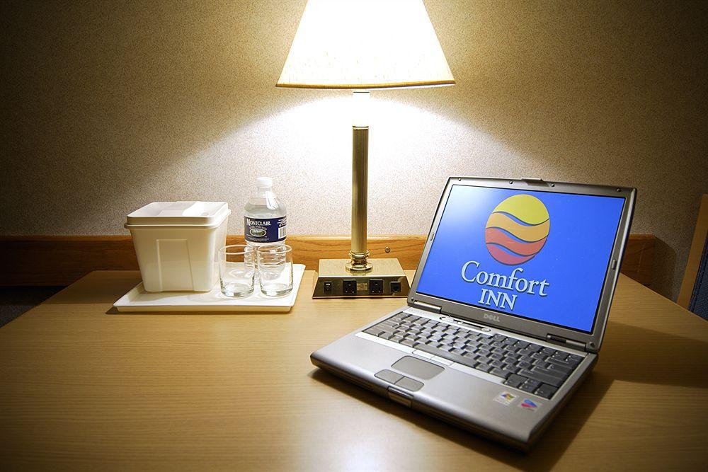 Comfort Inn Пикеринг Экстерьер фото