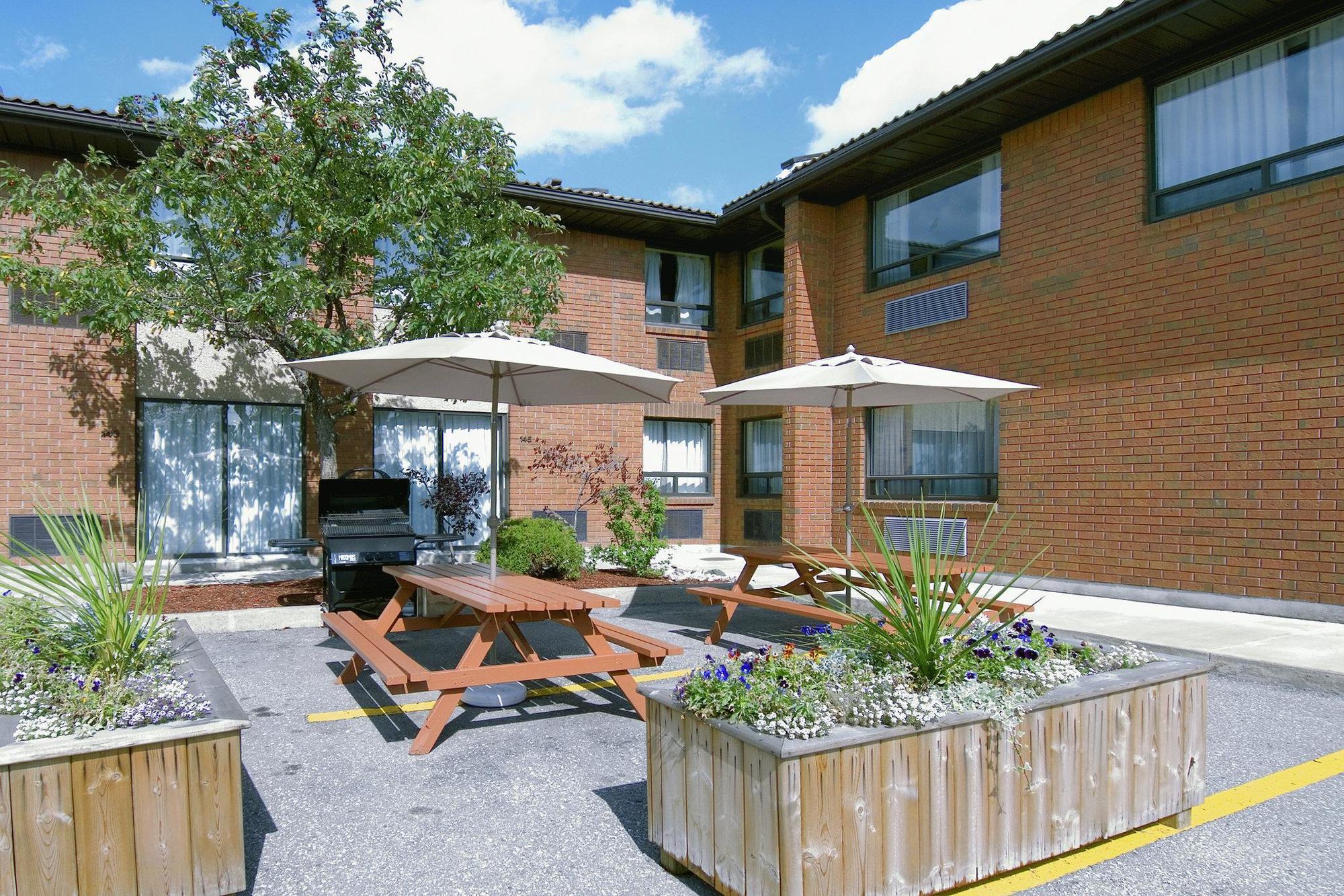Comfort Inn Пикеринг Экстерьер фото