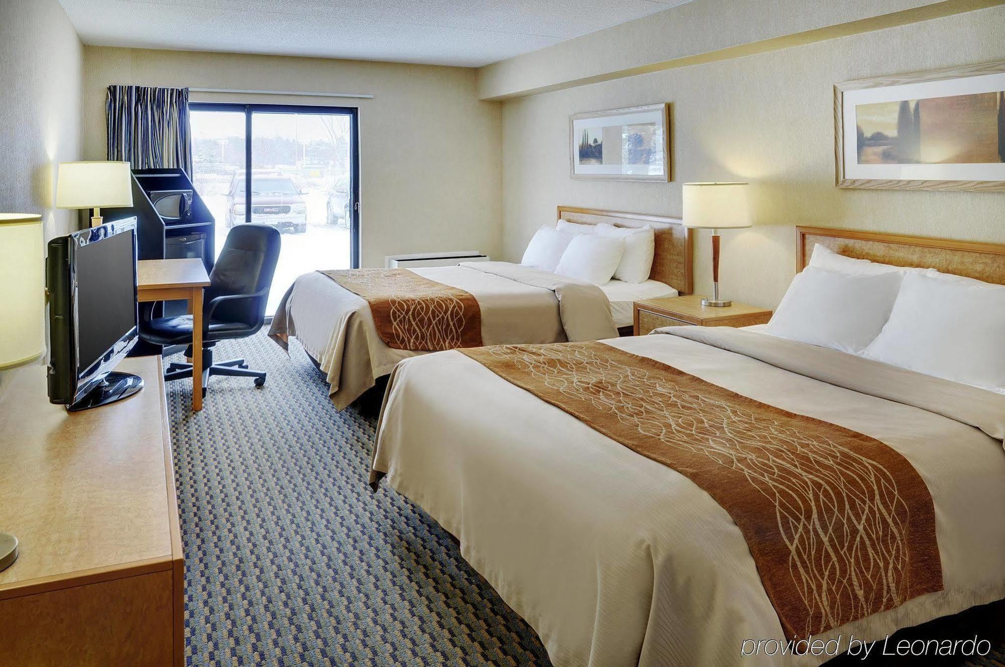Comfort Inn Пикеринг Экстерьер фото