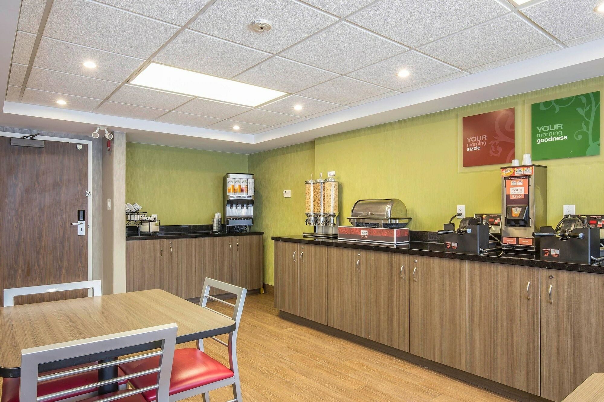 Comfort Inn Пикеринг Экстерьер фото