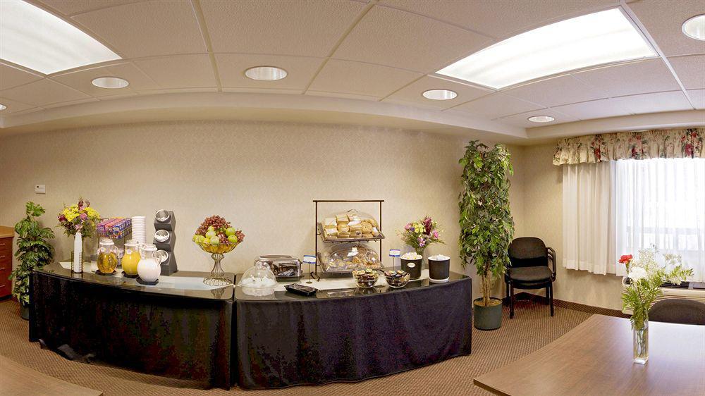 Comfort Inn Пикеринг Экстерьер фото