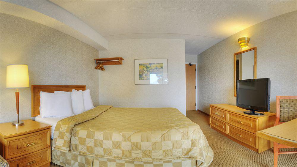 Comfort Inn Пикеринг Экстерьер фото